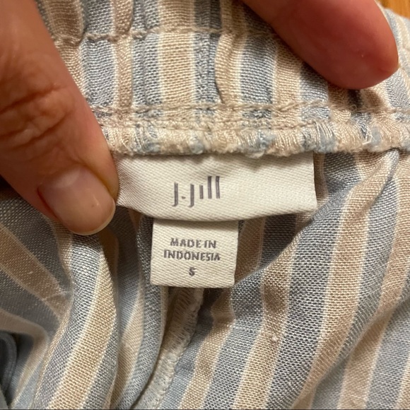 Light Blue and Tan Striped Shorts - Picture 4 of 7